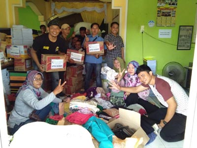 Peduli Sesama, DMIJ Serahkan Bantuan Bagi Korban Kebakaran di Bekawan